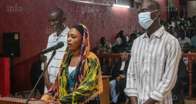 Meurtre aux 54 coups de couteau&nbsp;: La petite amie de la victime et ses complices écopent la perpétuité