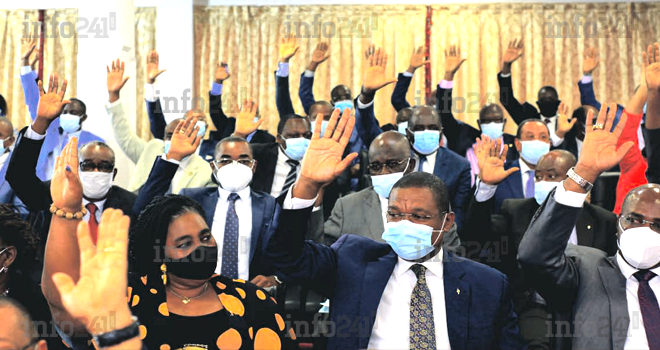Le pouvoir gabonais s’offre une nouvelle Constitution en seulement 6 jours chrono !
