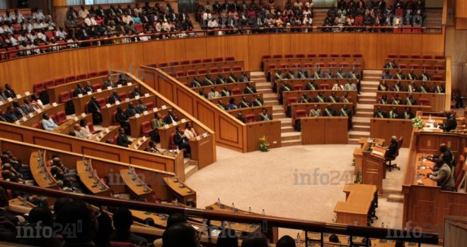 L’Assemblée nationale réduit le budget 2015 du Gabon de 420 milliards
