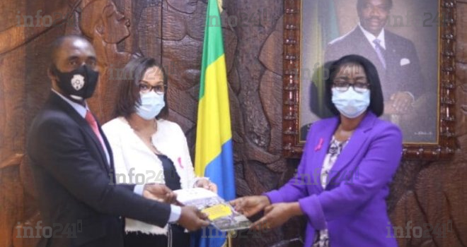 Le rapport de suivi du Forum de la Fonction publique sur la table d’Ossouka Raponda