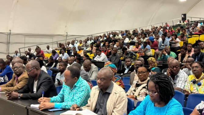 900 gabonais en formation accélérée pour résoudre la pénurie d’enseignants en sciences dans le pays