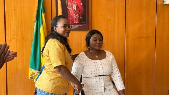 L’ancienne vice-présidente du CGE dissous, rebondit à la tête de la CNAMGS en crise