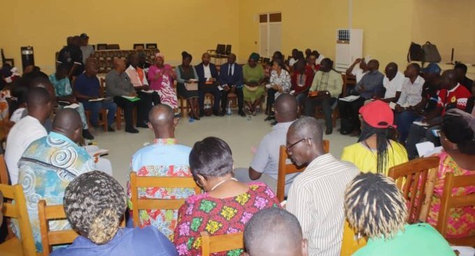 Grève des enseignants&nbsp;: gouvernement et syndicats ouvrent le dialogue pour une sortie de crise