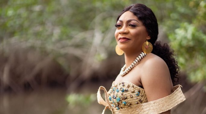 La diva du gospel gabonais, Ida Moulacka dévoile son single &laquo;&nbsp;Iyalela&nbsp;&raquo;, lumière en langue Nzebi 