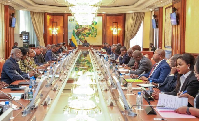 CdM du 12 août&nbsp;: Amnisties, centrale d’achat, rentrée des classes, bulletins de vote... au menu&nbsp;!