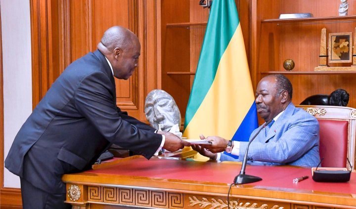 Transition&nbsp;: le Haut-commissariat de la République d’Ali Bongo définitivement jeté à la poubelle