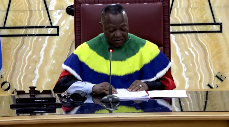 Ndolou-Mandji&nbsp;: La cour constitutionnelle refuse le droit d’aînesse et offre le siège de sénateur à l’UDB