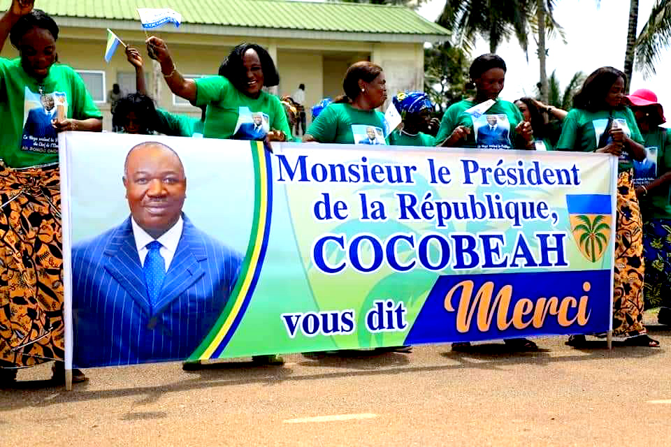 Pour la tournée de Brice Fargeon, la ville de Cocobeach change d’orthographe&nbsp;!